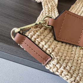 Сумка Loewe Slit в мини-формате из кок