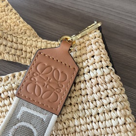 Сумка Loewe Slit в мини-формате из кок