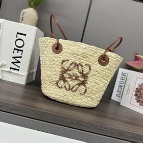 Loewe Сумка Anagram Basket из волокон