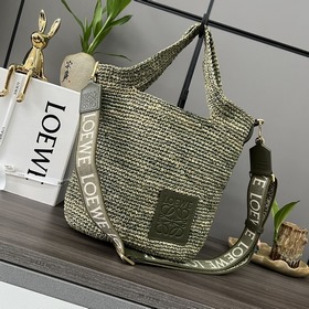 Сумка Loewe Slit в мини-формате из кок