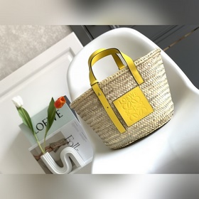 Loewe Плетеная корзина среднего разме