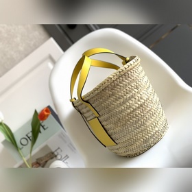 Loewe Плетеная корзина среднего разме