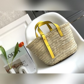 Loewe Плетеная корзина среднего разме