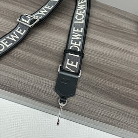 Anagram — двусторонняя вышитая бретель