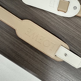Новая модель Loewe： классический плече