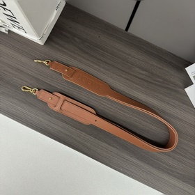 Новая модель Loewe： классический плече