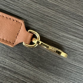 Новая модель Loewe： классический плече