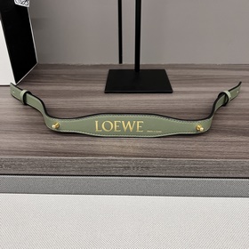 Классический брелок Loewe из натуральн