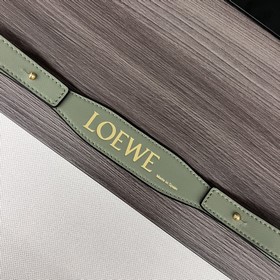 Классический брелок Loewe из натуральн