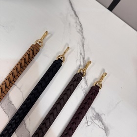Loewe： классическая сумка из телячьей