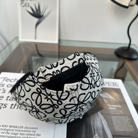 Новая бейсболка от Loewe [Лоэве], по