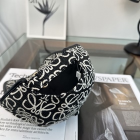 Новая бейсболка от Loewe [Лоэве], по