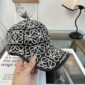 Новая бейсболка от Loewe [Лоэве], по