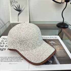 Новая бейсболка от Loewe [Лоэве], по