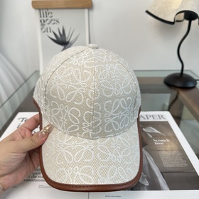Новая бейсболка от Loewe [Лоэве], по