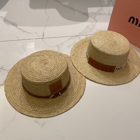 Loewe — шляпа с плоской тульей из рафи