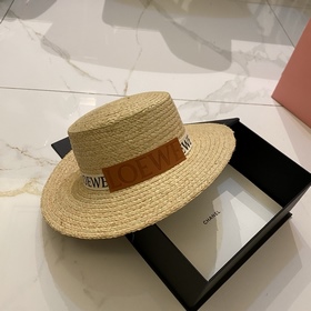 Loewe — шляпа с плоской тульей из рафи