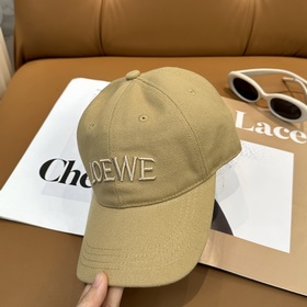 Новая бейсболка Loewe с оригинальным д