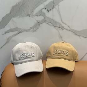 Новая бейсболка Loewe с оригинальным д
