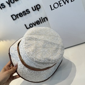 Новая рыбацкая кепка от Loewe — отличн
