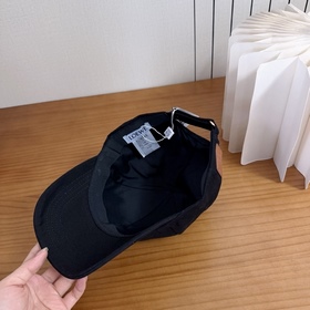 Бейсболка Loewe из коллекции весна-ле
