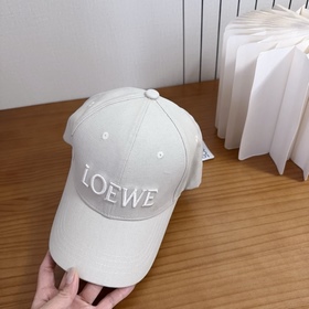 Бейсболка Loewe из коллекции весна-ле