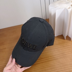 Бейсболка Loewe из коллекции весна-ле