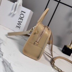 Сумка Loewe Amazona 180 из мягкой теля