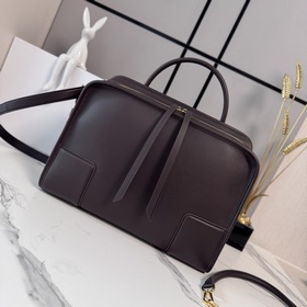 Loewe Amazona 180 из телячьей кожи в б