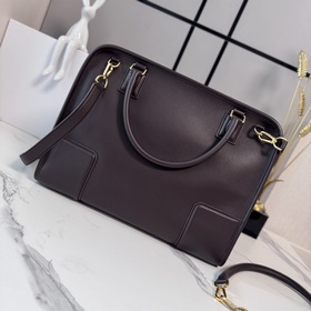 Loewe Amazona 180 из телячьей кожи в б