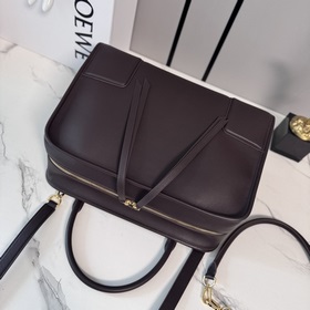 Loewe Amazona 180 из телячьей кожи в б