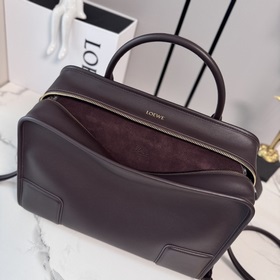Loewe Amazona 180 из телячьей кожи в б