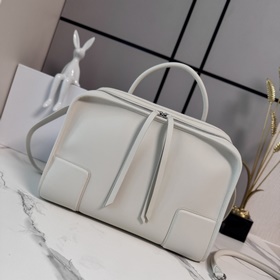 Loewe Amazona 180 из телячьей кожи в б