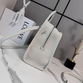 Loewe Amazona 180 из телячьей кожи в б