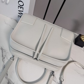 Loewe Amazona 180 из телячьей кожи в б