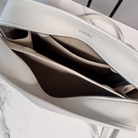 Loewe Amazona 180 из телячьей кожи в б