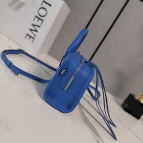 Сумка Loewe Mini из мягкой телячьей ко