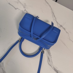 Сумка Loewe Mini из мягкой телячьей ко