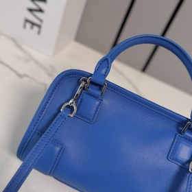 Сумка Loewe Mini из мягкой телячьей ко