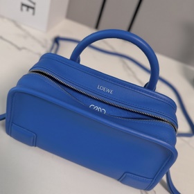 Сумка Loewe Mini из мягкой телячьей ко