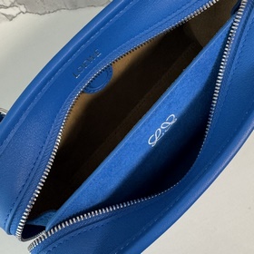 Сумка Loewe Mini из мягкой телячьей ко
