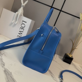 Loewe Amazona 180 из телячьей кожи в б