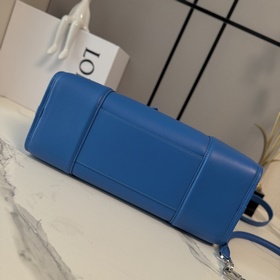 Loewe Amazona 180 из телячьей кожи в б