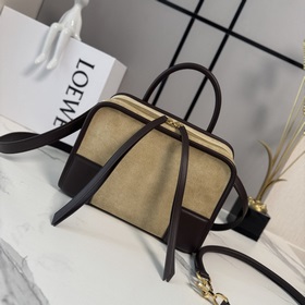Сумка Loewe Amazona 180 из замшиз теля