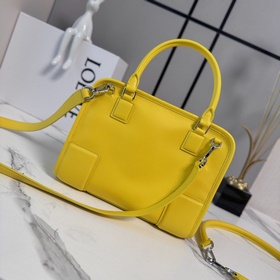 Сумка Loewe Amazona 180 из мягкой теля