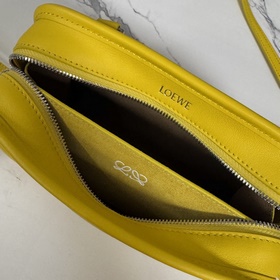 Сумка Loewe Mini из мягкой телячьей ко