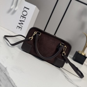 Сумка Loewe Mini Amazona 180 из мягкой