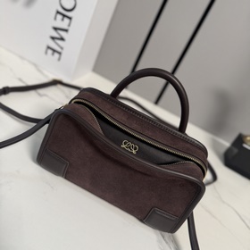 Сумка Loewe Mini Amazona 180 из мягкой