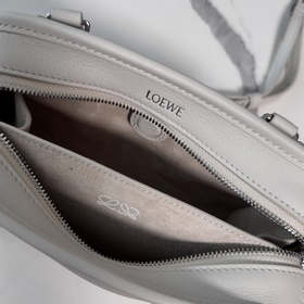 Сумка Loewe Mini из мягкой телячьей ко
