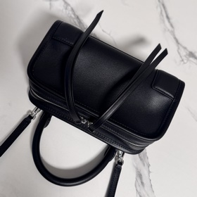 Сумка Loewe Mini из мягкой телячьей ко